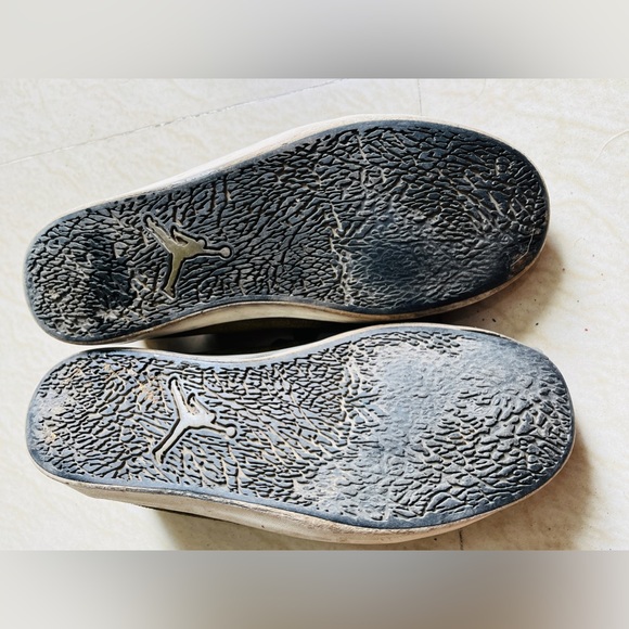 Original Jordan 8.   Size UK 9 - Picture 7 of 15